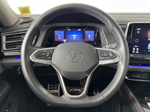 Used 2025 Volkswagen Atlas Peak Edition SE image 14