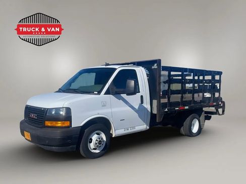 Used 2019 GMC Savana 3500 RWD image 1