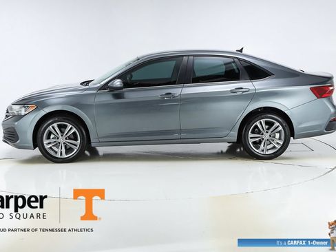 Certified 2023 Volkswagen Jetta SE FWD image 2