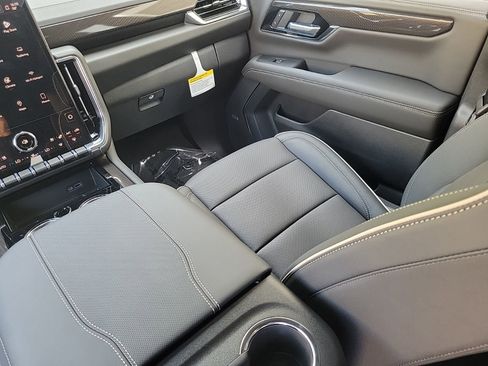 New 2026 GMC Yukon Elevation w/ Elevation Premium Package image 16