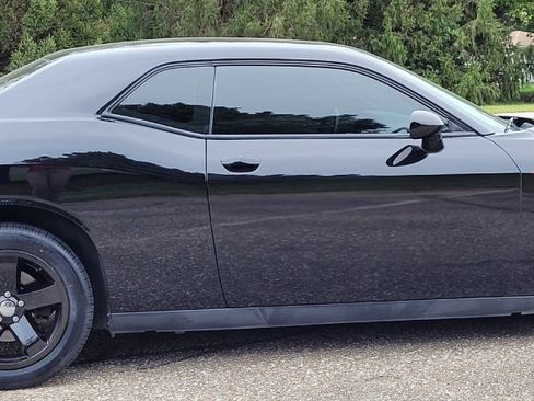 Used 2014 Dodge Challenger SXT image 7