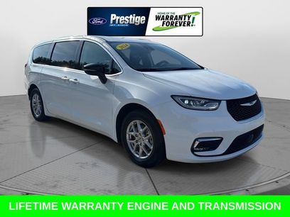 Used 2024 Chrysler Pacifica Touring-L