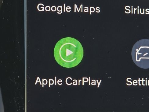 Used 2023 Volvo XC40 B5 Plus w/ Protection Package Premier image 11