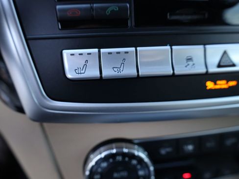 Used 2015 Mercedes-Benz GL 450 4MATIC w/ Driver Assistance Package image 35