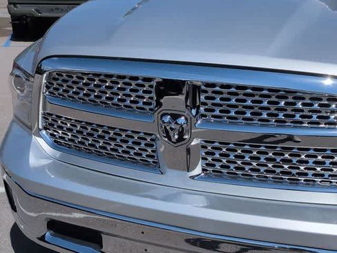 Used 2017 RAM 1500 Laramie AWD/4WD image 12