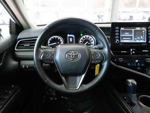 Used 2024 Toyota Camry SE image 21