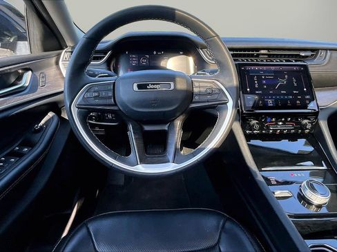 Certified 2023 Jeep Grand Cherokee L Limited w/ Luxury Tech Group II AWD/4WD image 11
