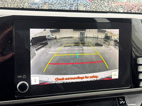 Used 2025 Toyota Camry SE image 23