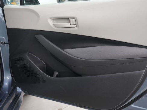 Used 2023 Toyota Corolla LE image 9
