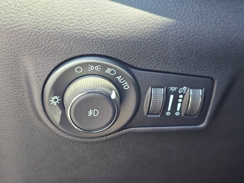 Used 2026 Jeep Compass Latitude AWD/4WD image 20