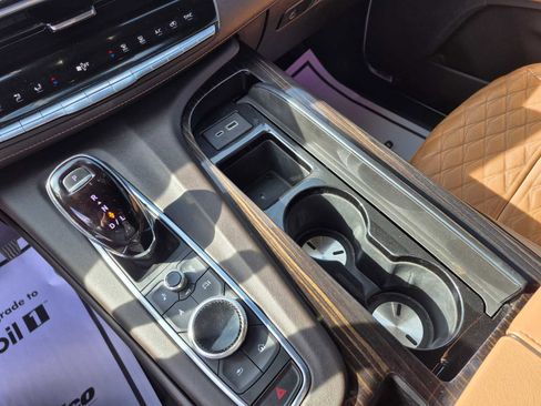 Used 2021 Cadillac Escalade ESV Premium Luxury w/ Driver Assist Tech Package image 24