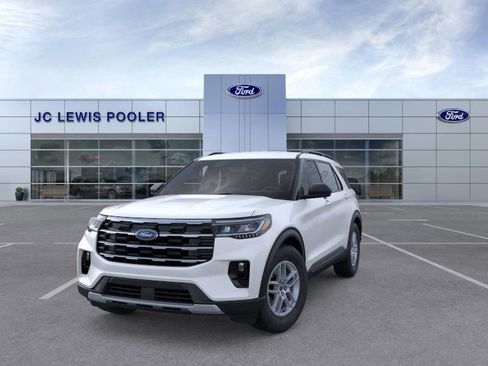New 2026 Ford Explorer Active w/ Active Comfort Package image 2