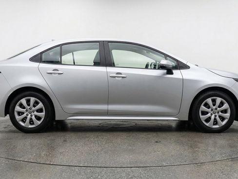 Used 2025 Toyota Corolla LE image 11