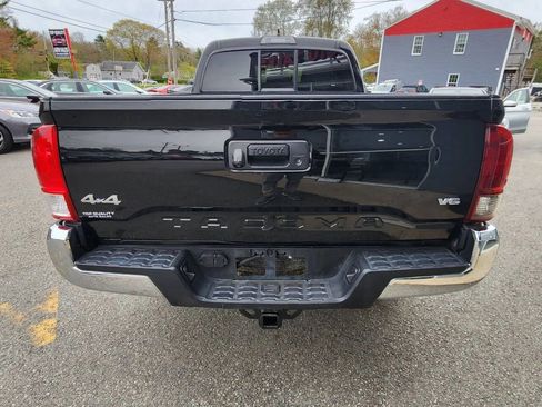 Used 2016 Toyota Tacoma SR5 w/ SR5 Appearance Package (SN) AWD/4WD image 6