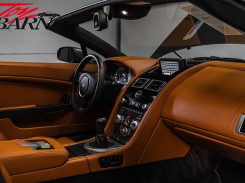Used 2009 Aston Martin V8 Vantage Roadster RWD image 45