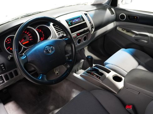 Used 2006 Toyota Tacoma PreRunner image 12