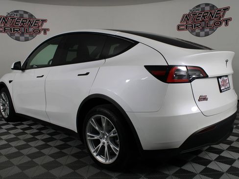 Used 2020 Tesla Model Y Long Range image 5