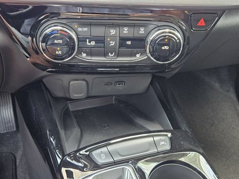 New 2026 Chevrolet Trax ACTIV w/ Sunroof Package FWD image 21