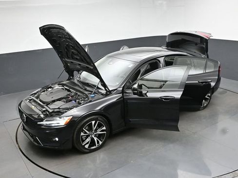 Used 2025 Volvo S60 B5 Plus AWD/4WD image 50