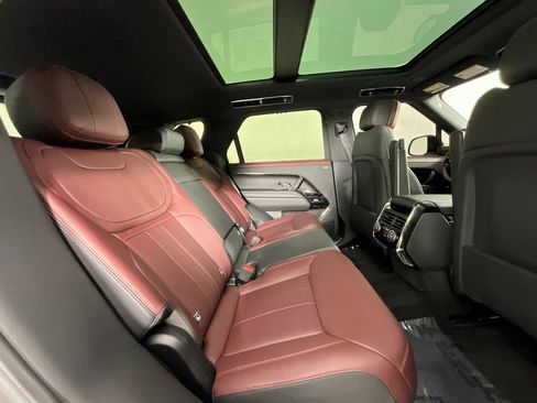 Used 2025 Land Rover Range Rover Sport Dynamic SE image 23