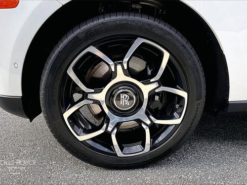 Certified 2021 Rolls-Royce Cullinan Black Badge image 10