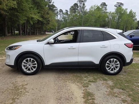 Used 2020 Ford Escape SE image 5