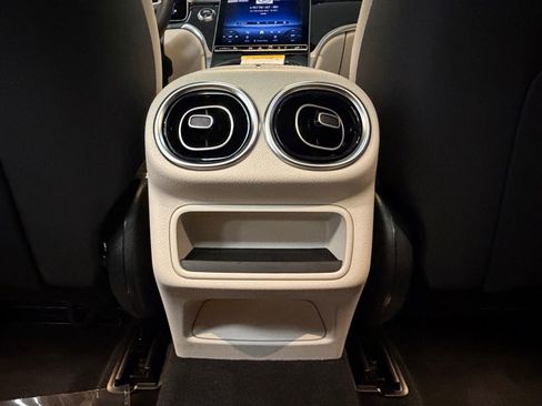 Used 2026 Mercedes-Benz GLC 300 image 37