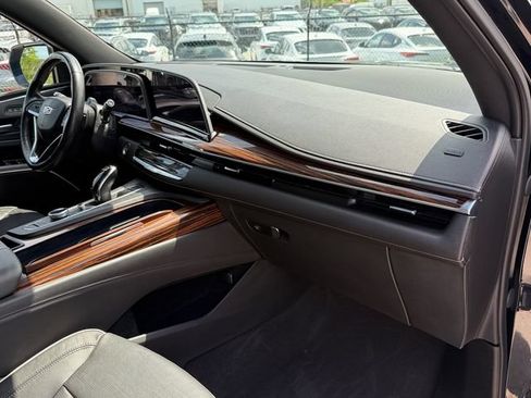Certified 2022 Cadillac Escalade ESV Premium Luxury RWD image 21