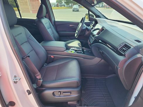 Used 2024 Honda Ridgeline Black Edition image 7
