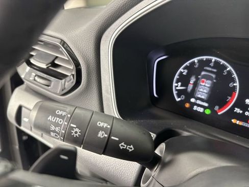 Used 2025 Honda Pilot Touring image 17