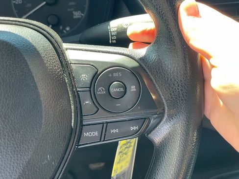 Used 2025 Toyota Corolla LE image 15