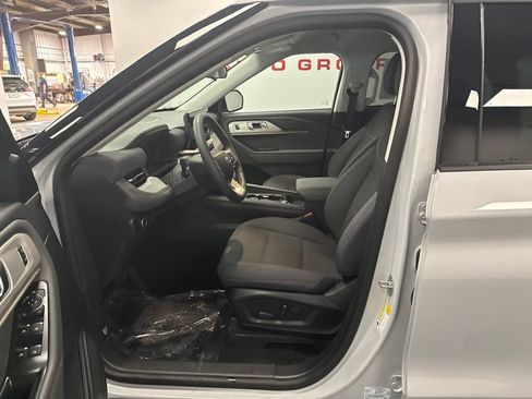 New 2026 Ford Explorer Active AWD/4WD image 17
