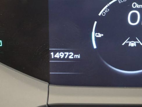 Used 2024 Toyota Prius Prime FWD image 17