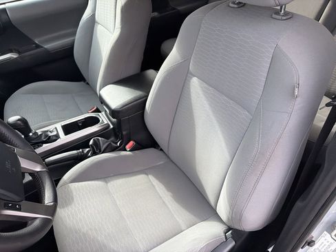 Used 2019 Toyota Tacoma SR5 image 18