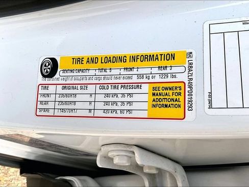 Used 2023 Buick Envision Preferred FWD image 34