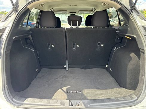 Used 2021 Nissan Kicks SV FWD image 21