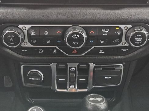 Used 2024 Jeep Wrangler Sport S image 15