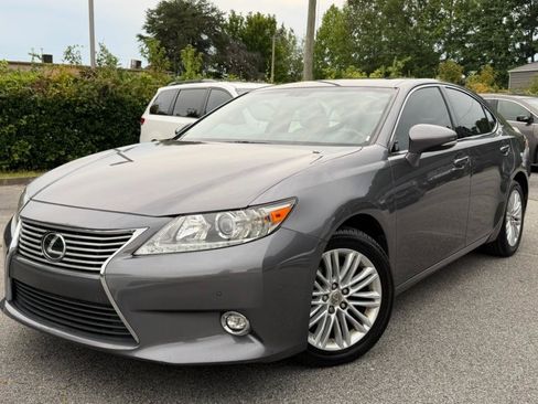 Used 2014 Lexus ES 350 w/ Luxury Package FWD image 3