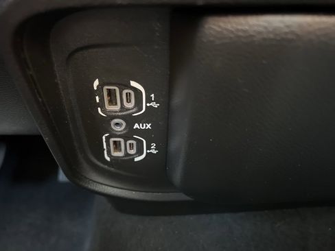 Used 2019 RAM 1500 Laramie image 29