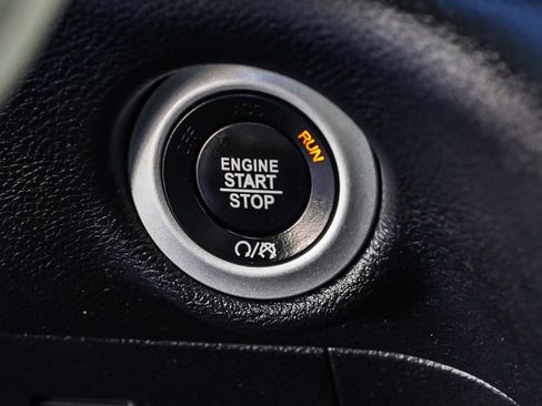 Used 2019 Chrysler Pacifica Touring-L w/ S Appearance Package image 43