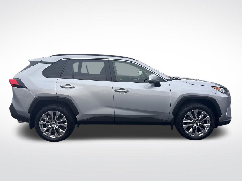 Used 2020 Toyota RAV4 Limited AWD/4WD image 6