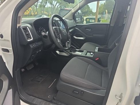 Used 2022 Nissan Frontier SV w/ Technology Package AWD/4WD image 5