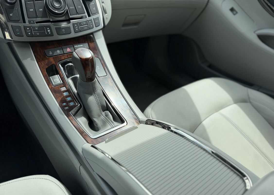 Used 2010 Buick LaCrosse CXL FWD image 22