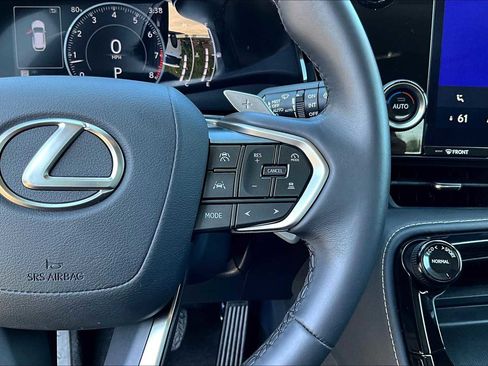 Used 2025 Lexus NX 250 image 23