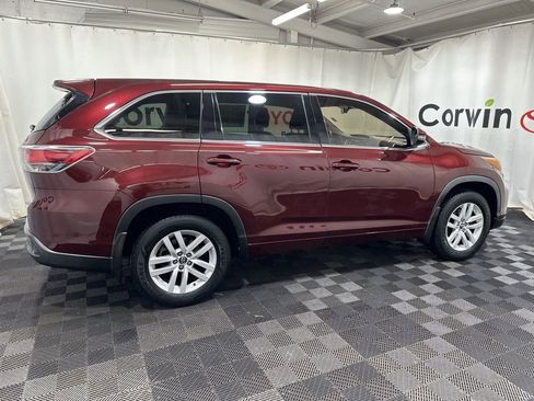 Used 2016 Toyota Highlander LE image 10