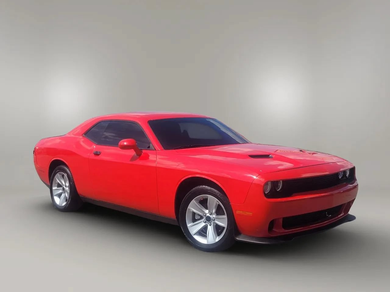 Used 2023 Dodge Challenger SXT RWD image 3