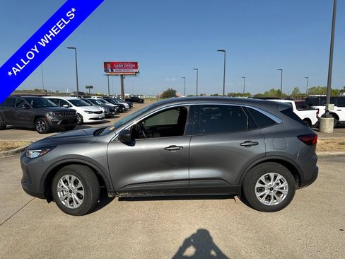 Used 2023 Ford Escape Active FWD image 3