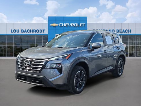 Used 2024 Nissan Rogue SV image 3