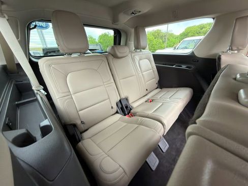 Used 2024 Lincoln Navigator L Reserve AWD/4WD image 12