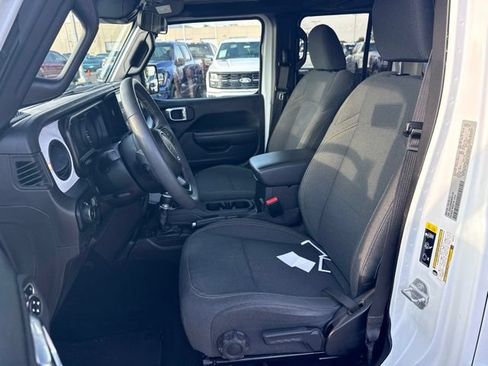 Used 2025 Jeep Wrangler Unlimited Sport AWD/4WD image 11